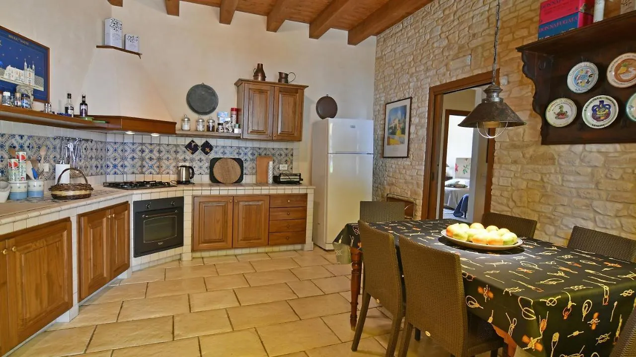 Villa Terra Del Sole 10&2, Emma Villas Licata 0*,